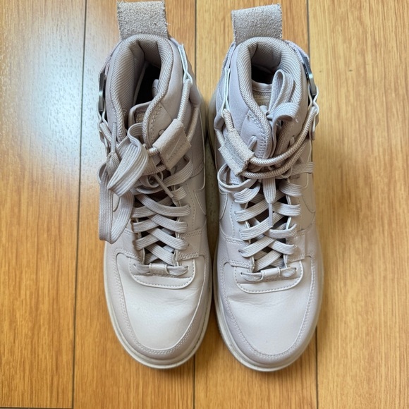 Nike Air Force 1 Utility 2.0 for Women in Fossil Stone Size 9 - Picture 2 of 9